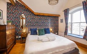 City Centre Riverside Apartment-Central Location
